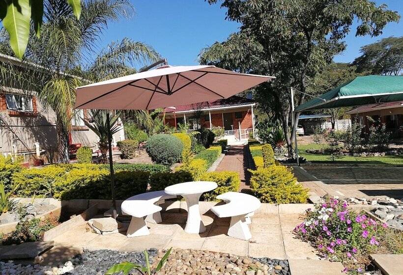 هتل Palm Leaf Gardens