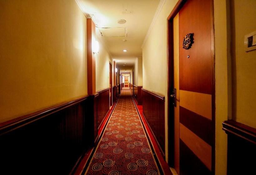 Hotel Reddoorz Plus Near Universitas Lambung Mangkurat