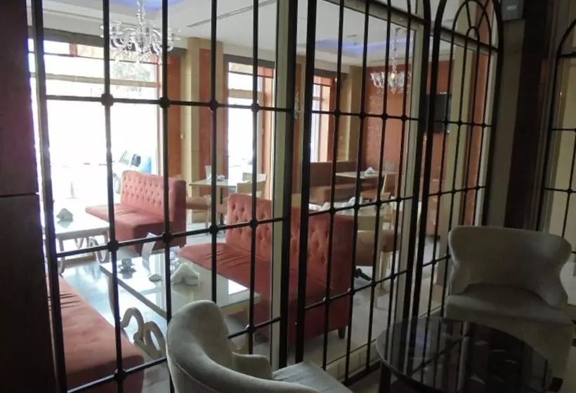 هتل Tadj El Maouada