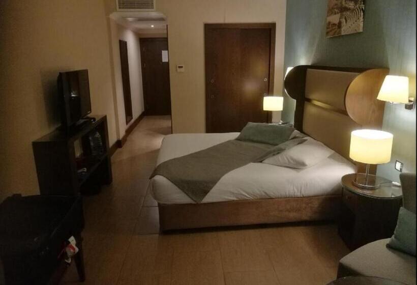 هتل Tadj El Maouada