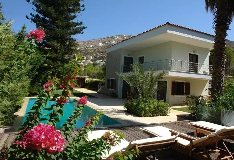 Villa Saronida