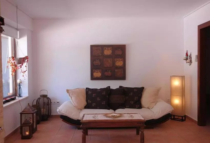 Villa Saronida