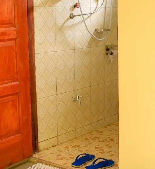 هتل Kisoro Comfort Inn