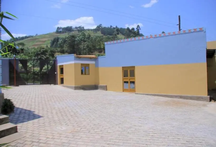 هتل Kisoro Comfort Inn