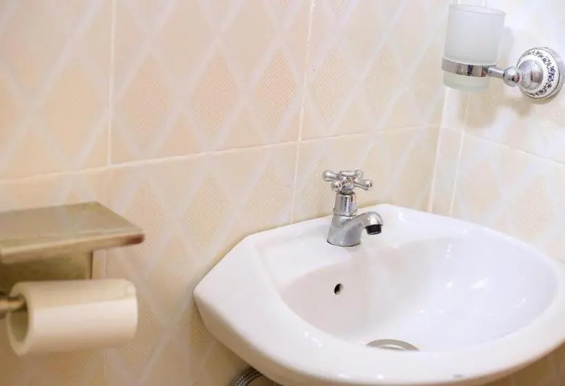 هتل Kisoro Comfort Inn