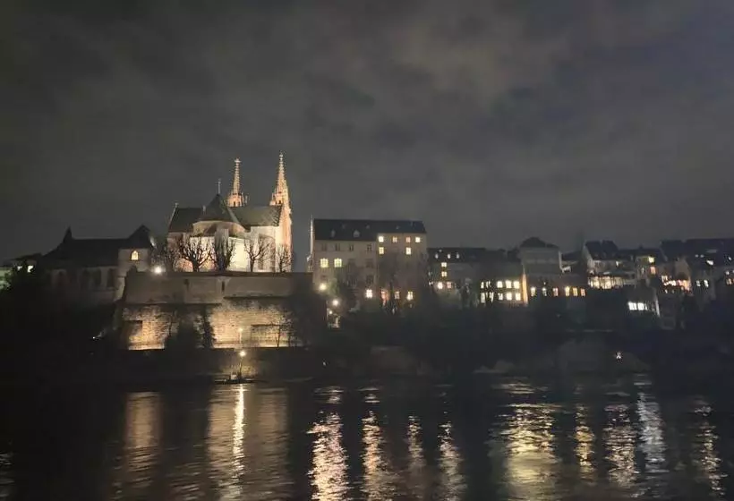 ベッドアンドブレックファースト Avliving City Basel