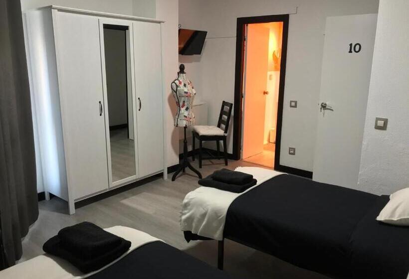 簡易ホテル Alojamiento El Cantal