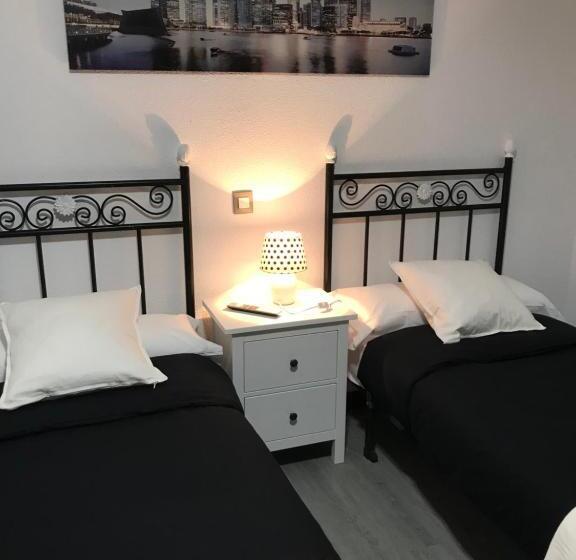 簡易ホテル Alojamiento El Cantal