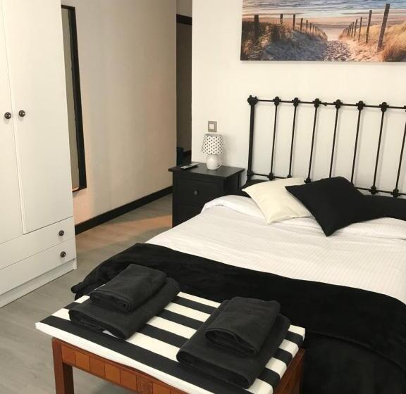 簡易ホテル Alojamiento El Cantal