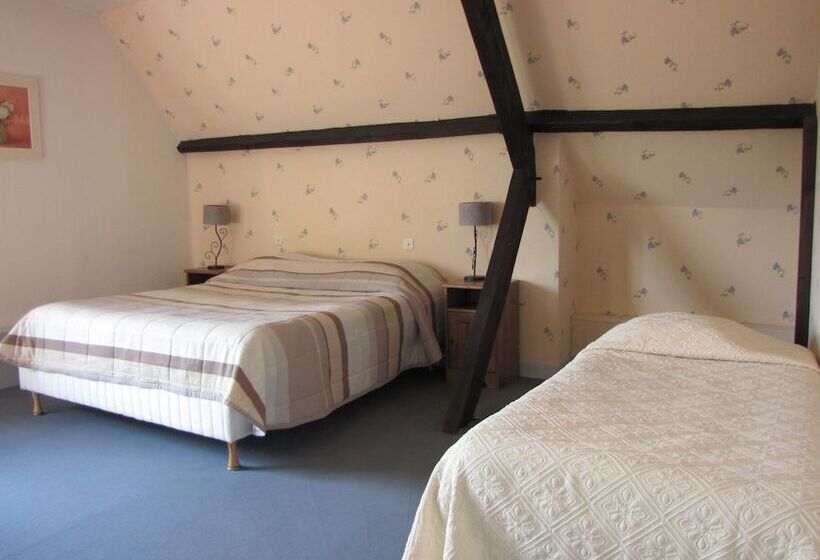 Отель Logis Hôtel & Restaurant   Auberge De La Forêt