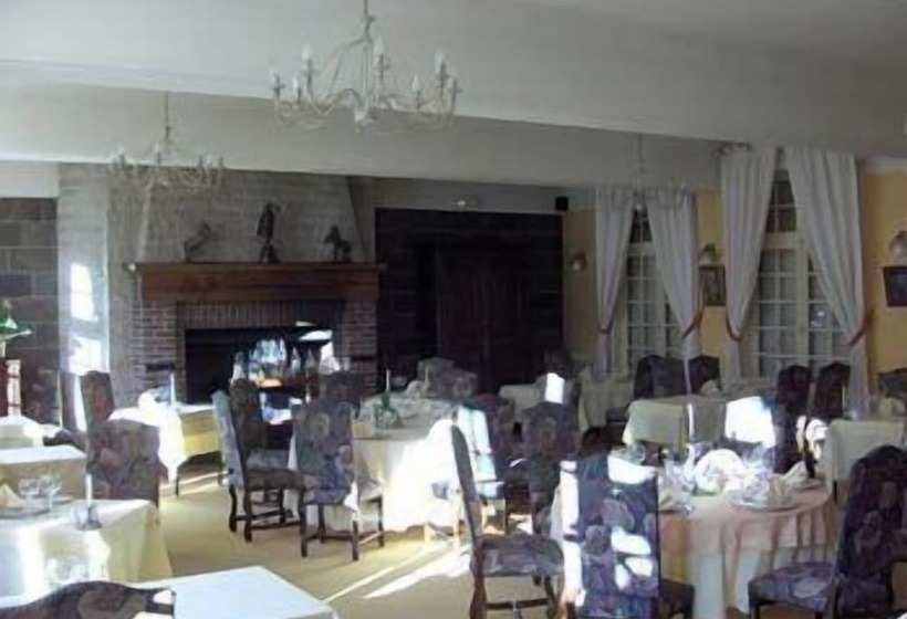 Отель Logis Hôtel & Restaurant   Auberge De La Forêt