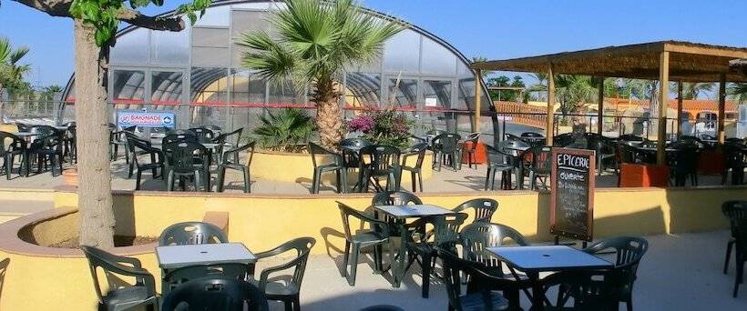 בית מלון כפרי Camping Le Soleil De La Méditerrannée