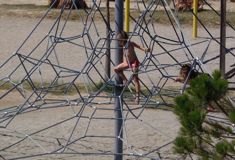 בית מלון כפרי Camping Le Soleil De La Méditerrannée