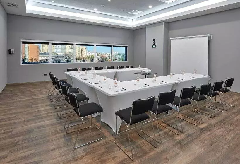 ホテル City Express Plus By Marriott Ciudad De Mexico Interlomas