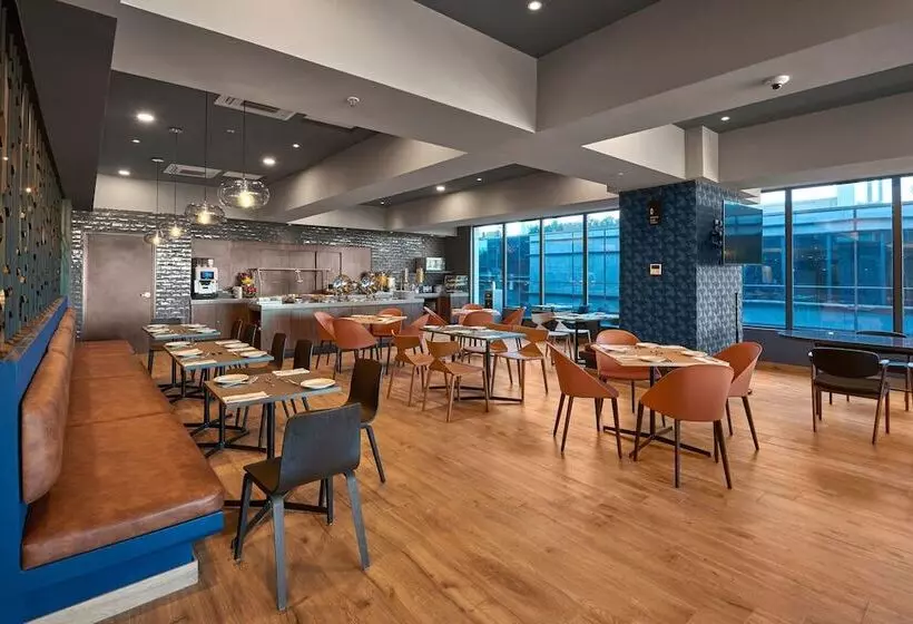 ホテル City Express Plus By Marriott Ciudad De Mexico Interlomas