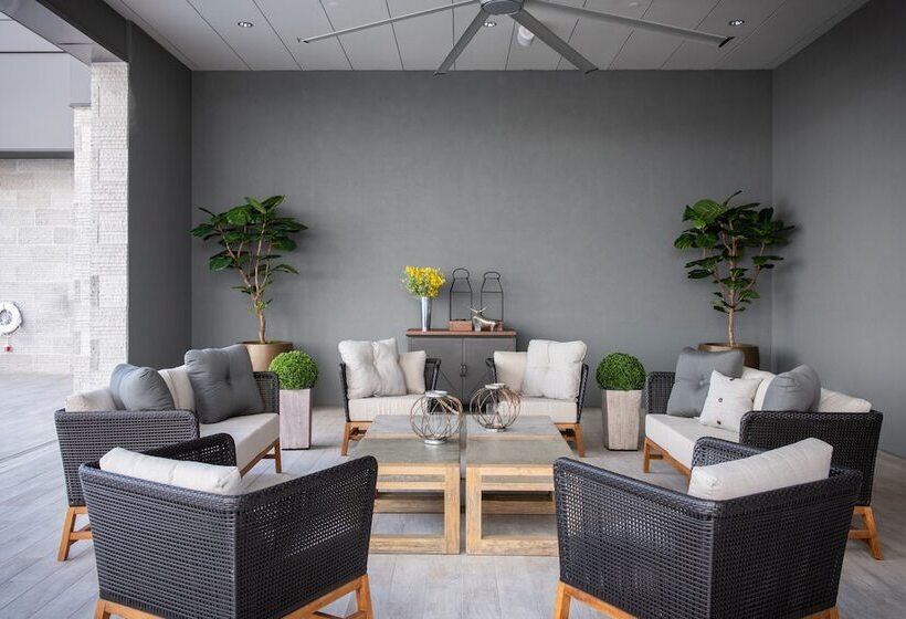 فندق Holiday Inn & Suites Nashville Downtown Broadway