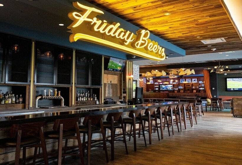 فندق Holiday Inn & Suites Nashville Downtown Broadway