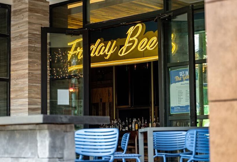 فندق Holiday Inn & Suites Nashville Downtown Broadway