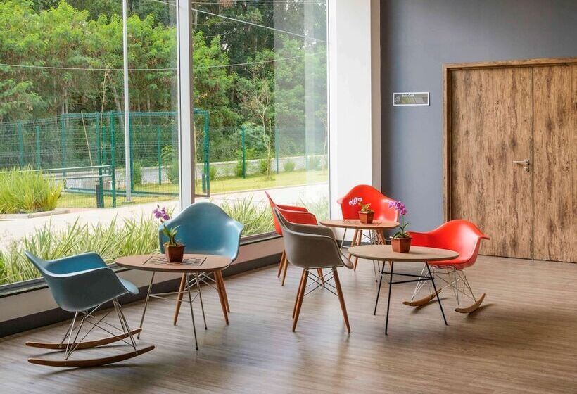 ホテル Ibis Itatiba