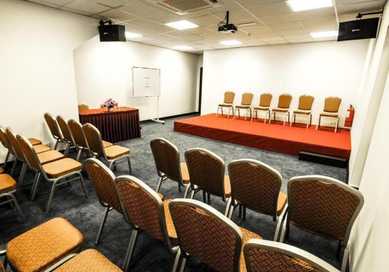 K Garden Hotel Parit Buntar