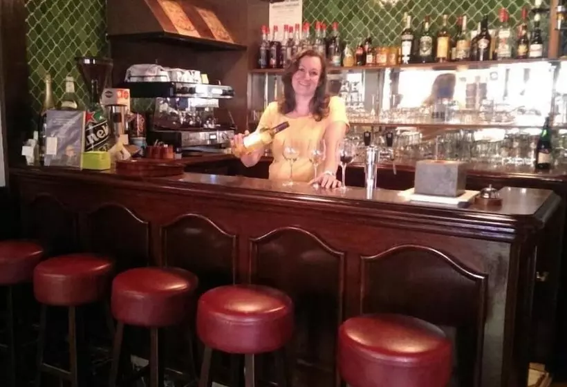 ホテル Logis Hôtel De La Paix