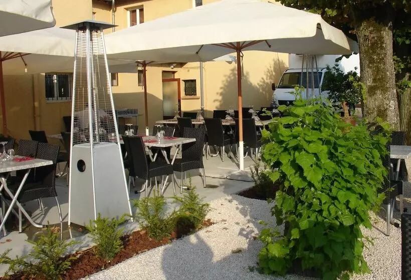 ホテル Logis L Auberge Du Gros