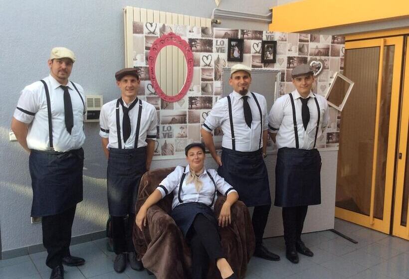 فندق Logis L Auberge Du Gros