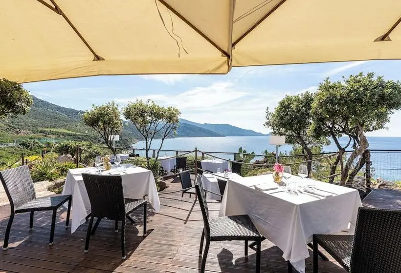 فندق Mangia S Pollina Resort