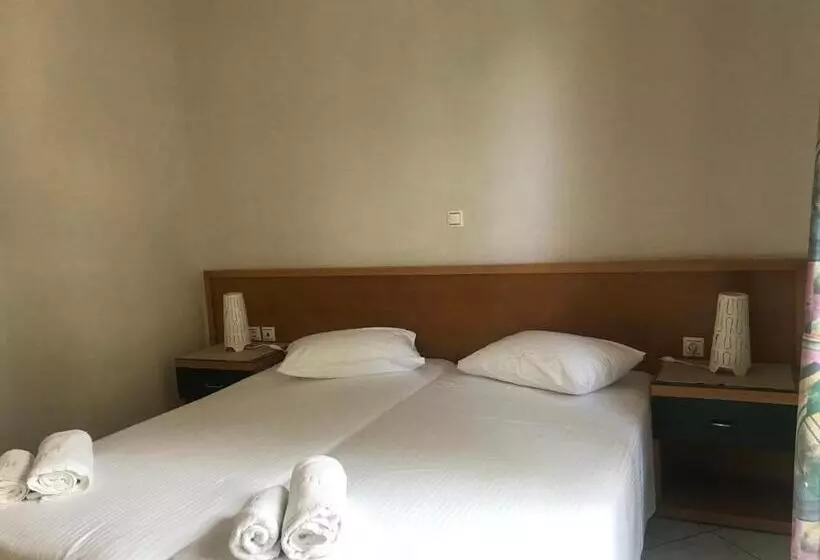 Hotelli Naftilos Studios