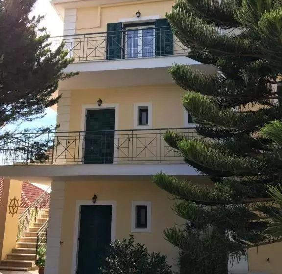 Hotelli Naftilos Studios