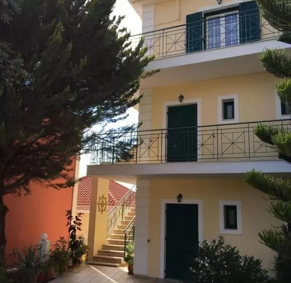 Hotelli Naftilos Studios