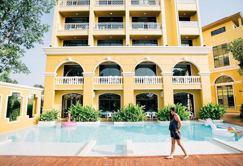 هتل The Pineapple