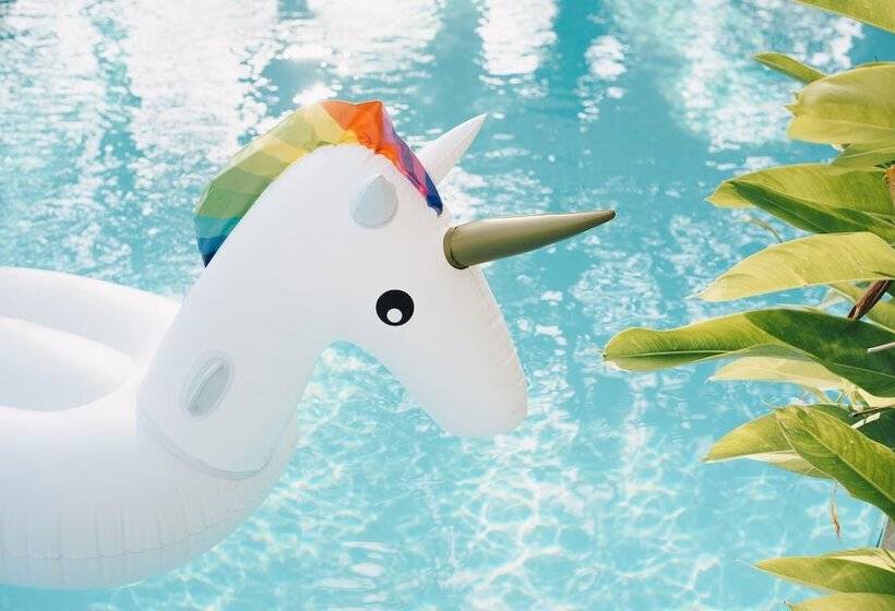 هتل The Pineapple