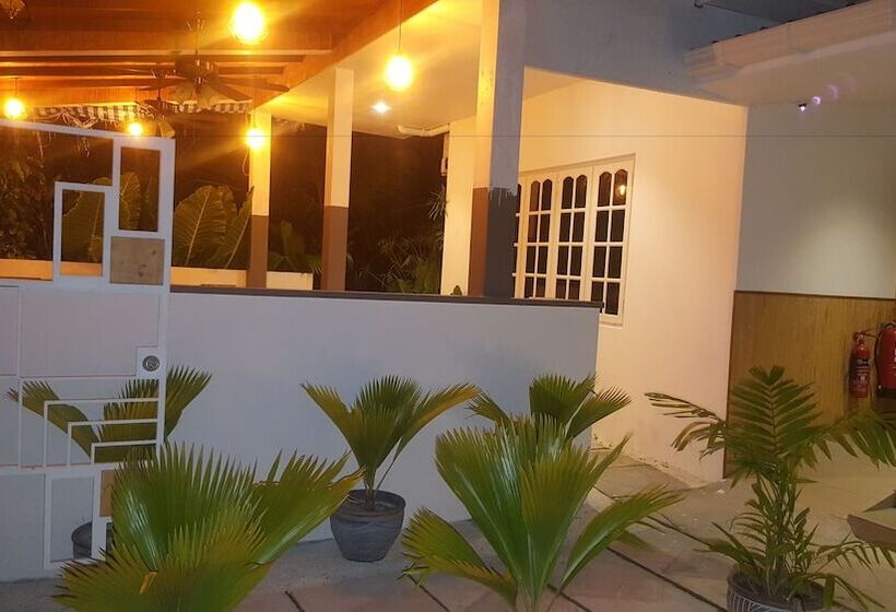 پانسیون White Diamond