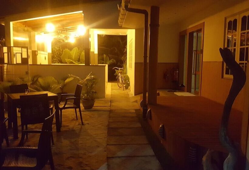 پانسیون White Diamond