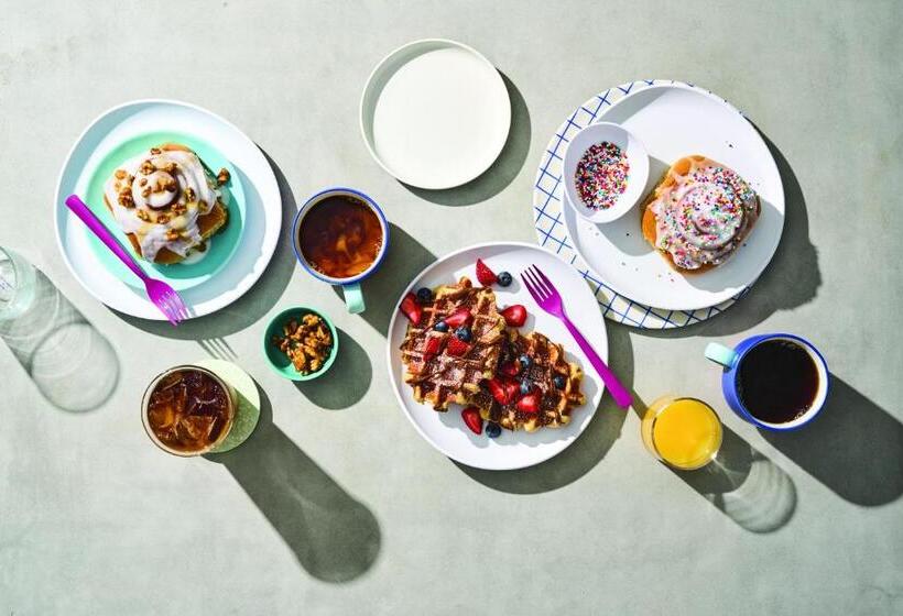 Отель Aloft Dubai South