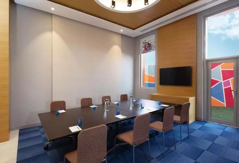 هتل Aloft Dubai South