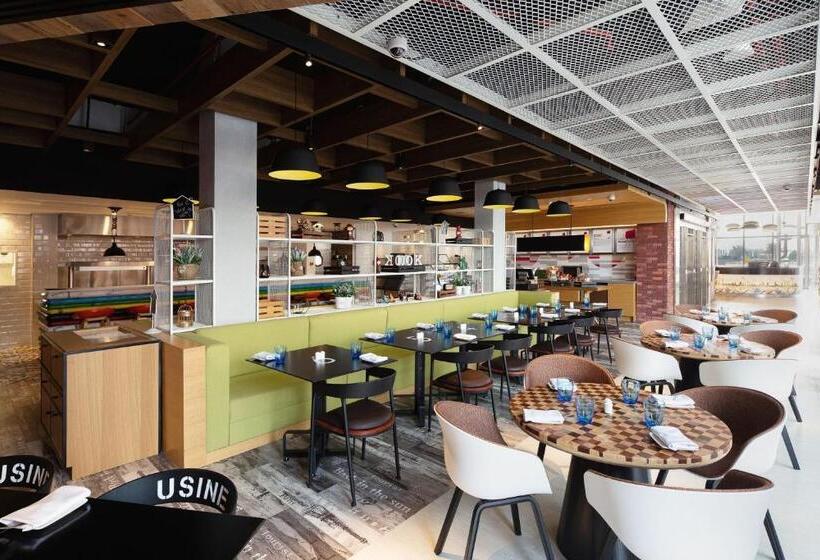 Отель Aloft Dubai South