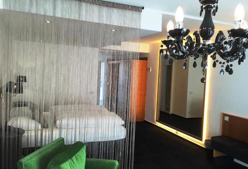 فندق Black Crystal