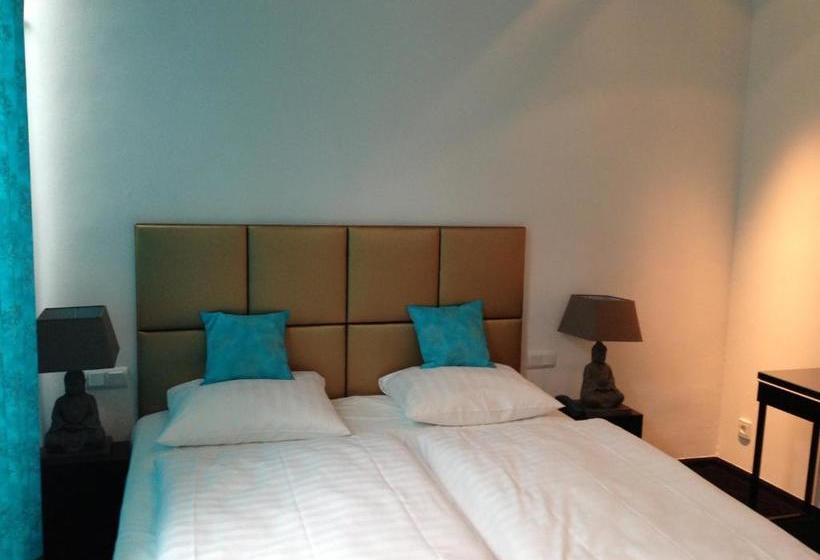 فندق Black Crystal