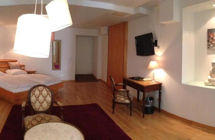 فندق Black Crystal