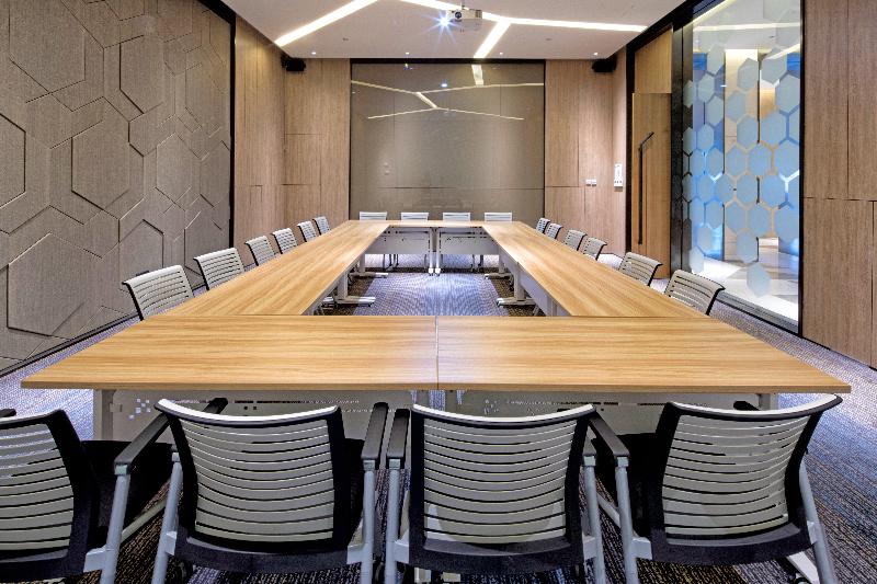 Отель Holiday Inn Express Qidong Downtown