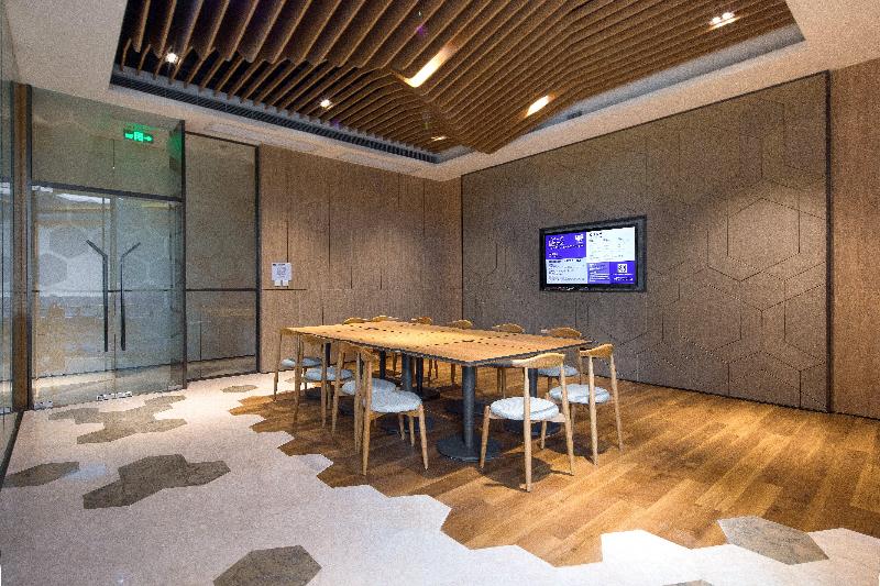 Отель Holiday Inn Express Qidong Downtown