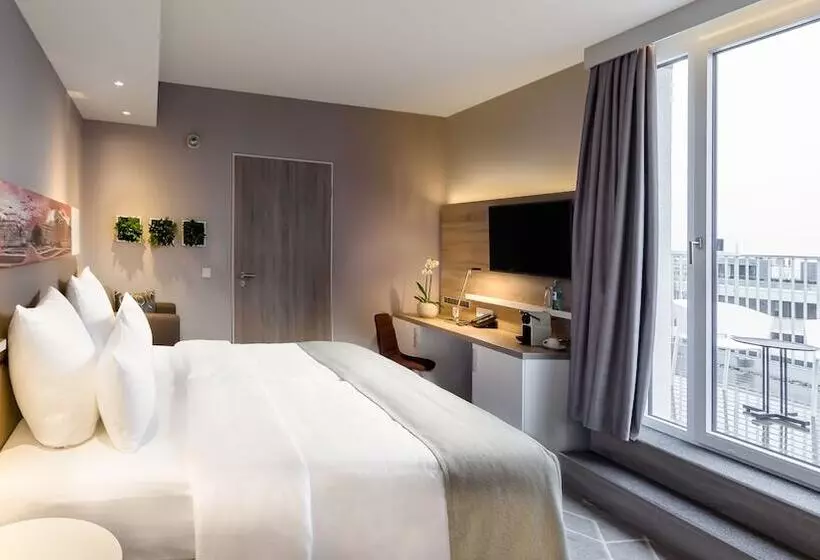 هتل Holiday Inn Munich   City East, An Ihg