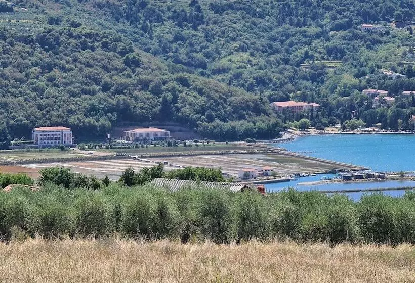 هتل Lavender   Oleander Resort