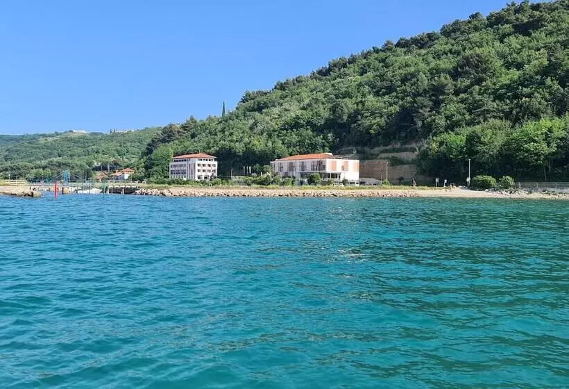 هتل Lavender   Oleander Resort