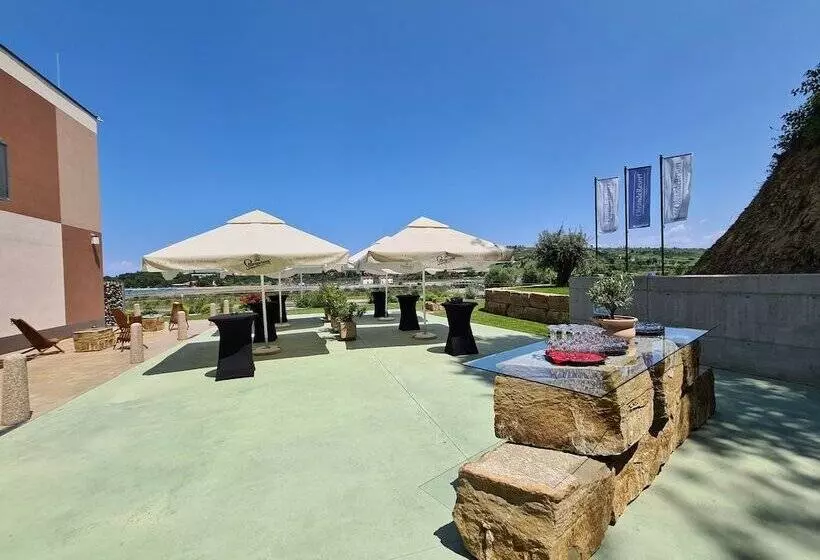 هتل Lavender   Oleander Resort