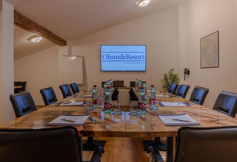 هتل Lavender   Oleander Resort