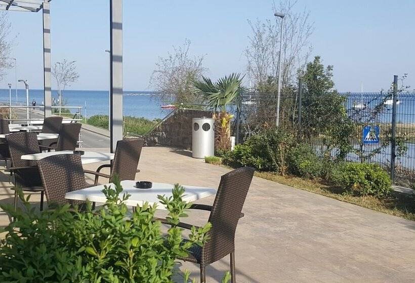 هتل Lavender   Oleander Resort