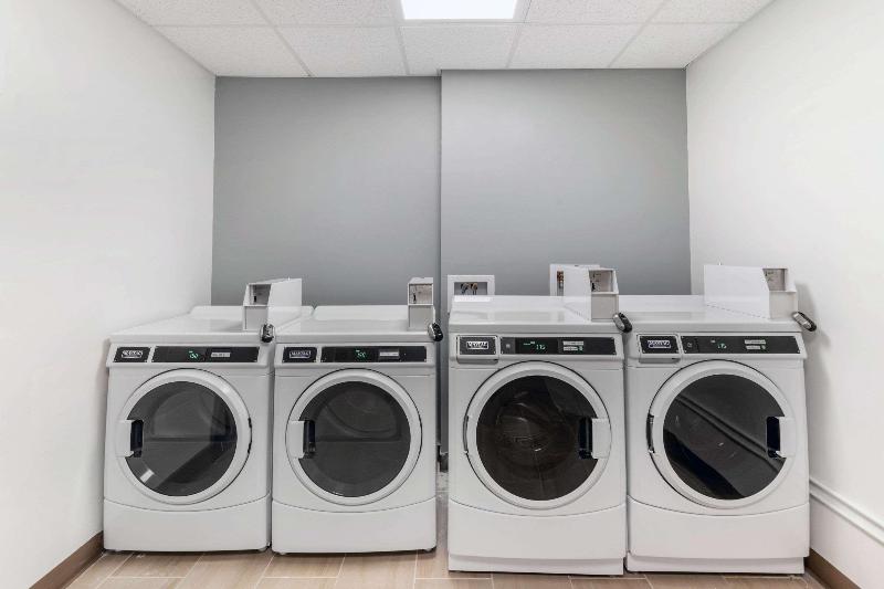 هتل Mainstay Suites Denver International Airport